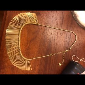 Stella and dot gold necklace